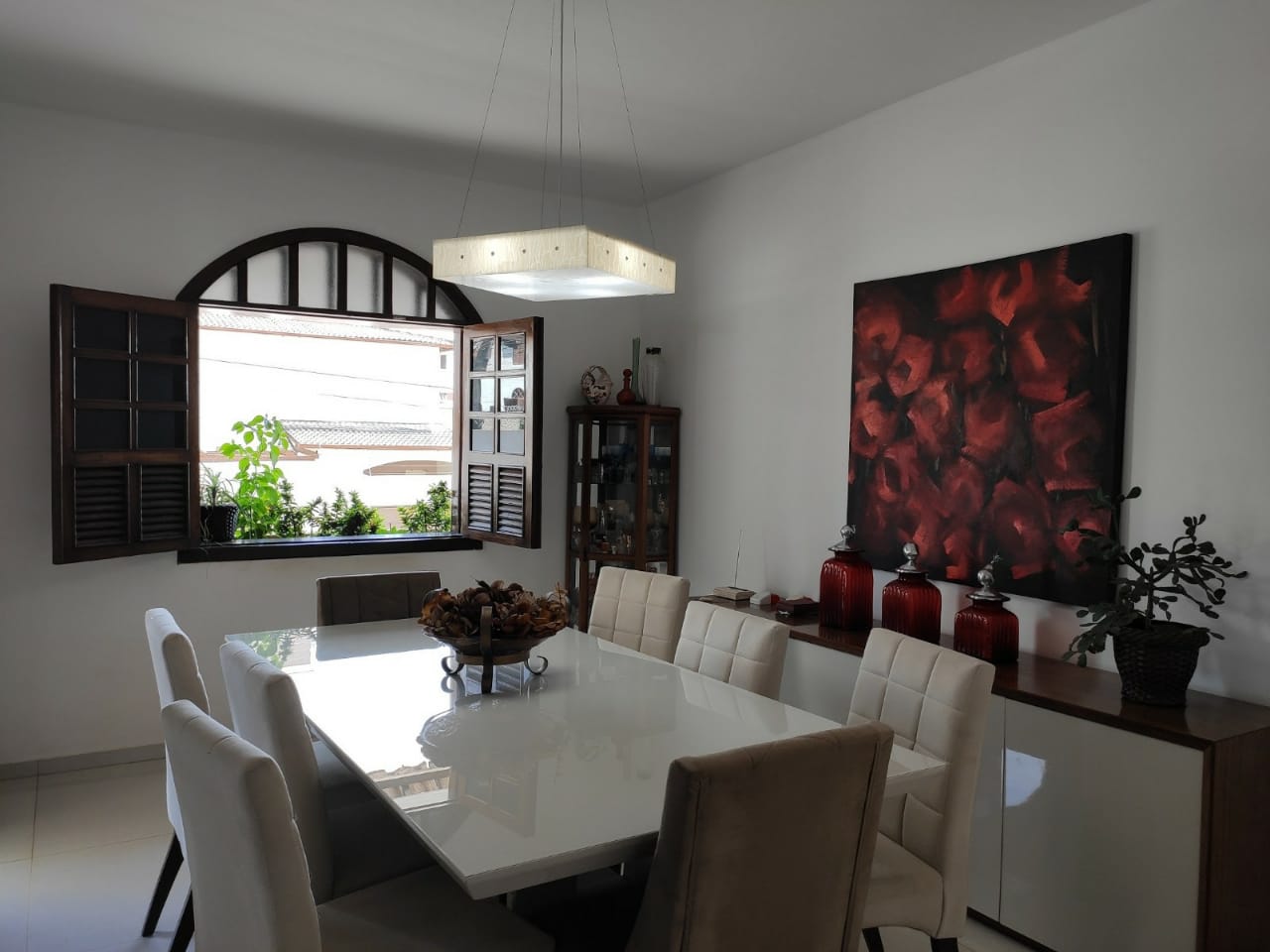 VENDO CASA COM PISCINA-JARDIM CAMBUÍ